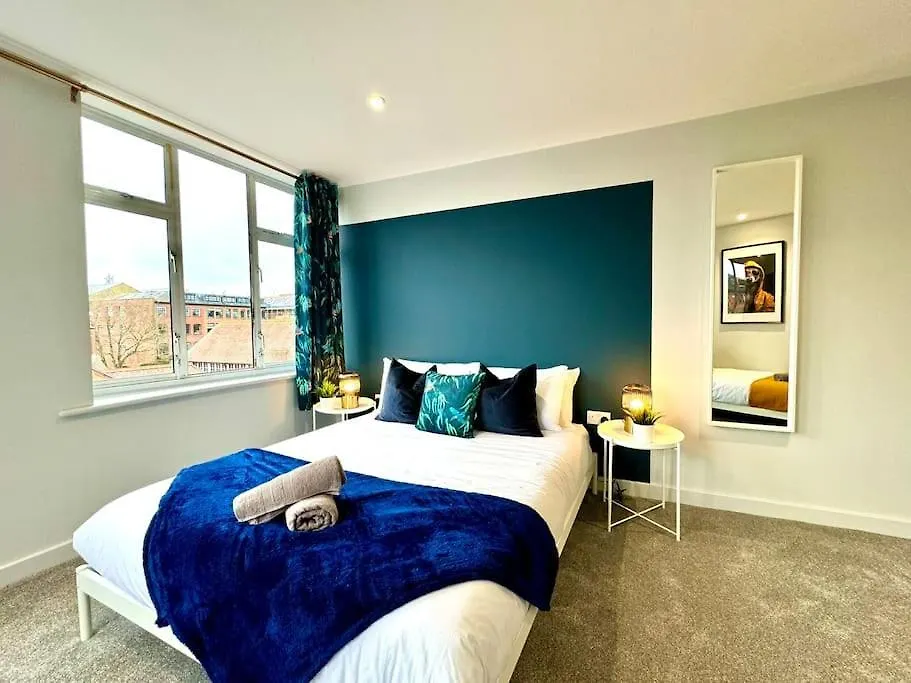 Chic 3Br Bournemouth Apt - Near Beach & Shops!