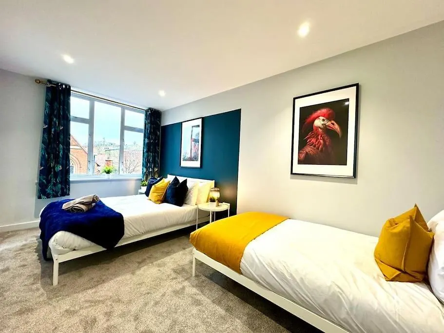 Apartment Chic 3Br Bournemouth Apt - Near Beach & Shops!