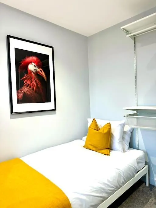 Apartment Chic 3Br Bournemouth Apt - Near Beach & Shops! United Kingdom